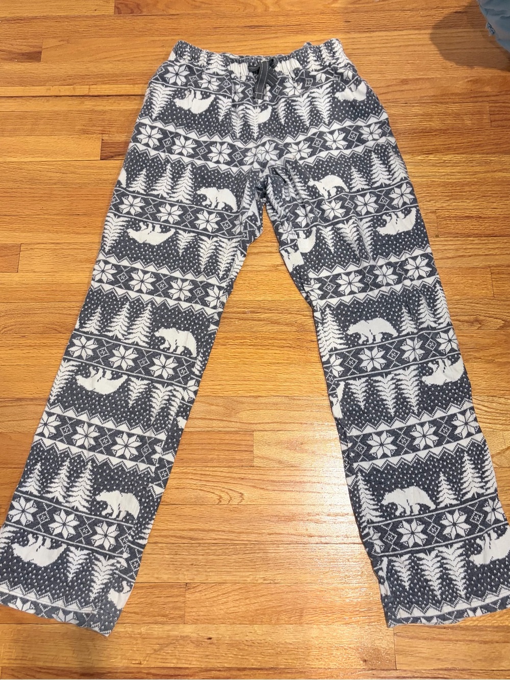 Old Navy Gray and White Polar Bear & Tree Flannel Pajama Bottoms